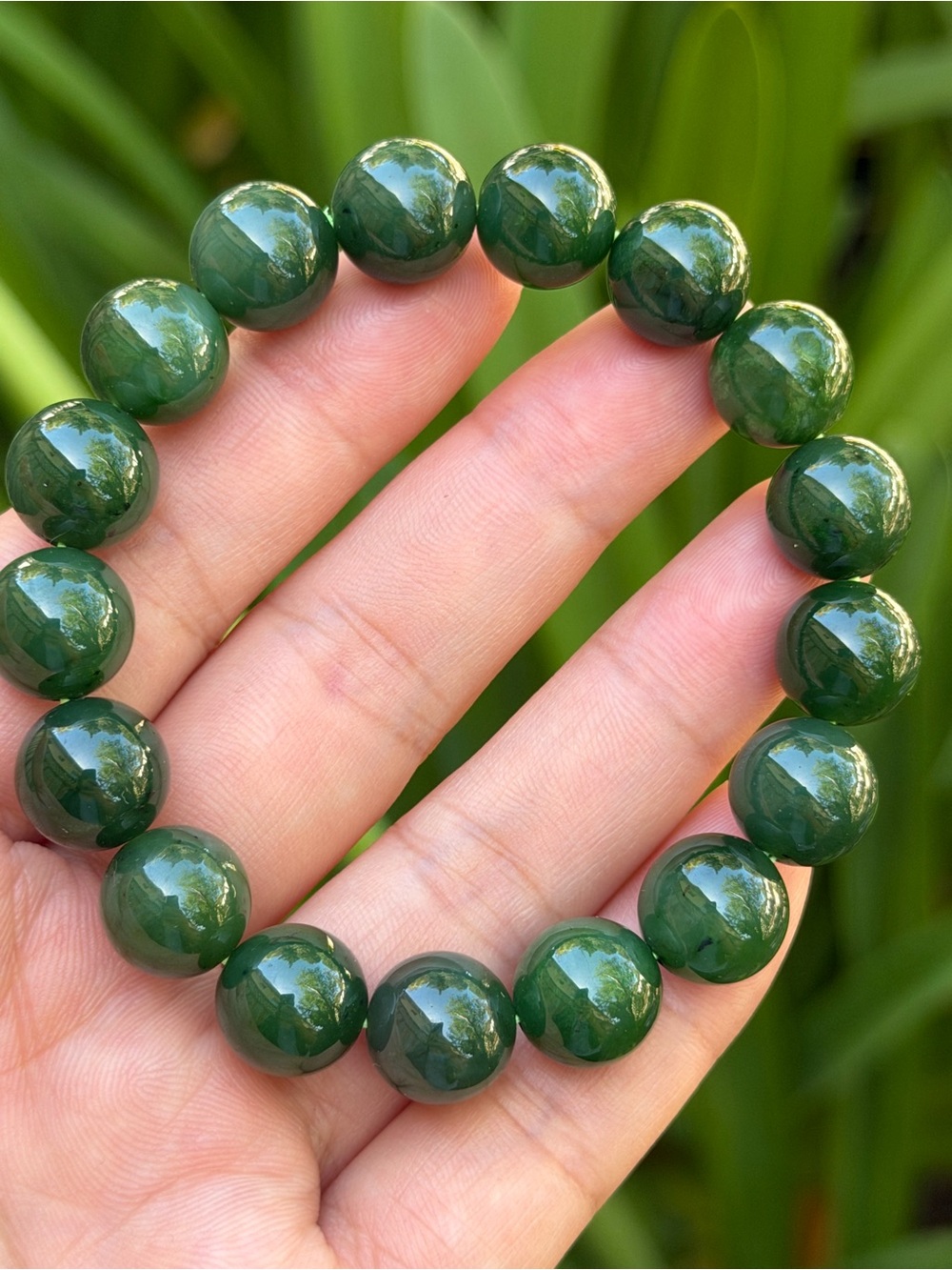12mm stretchable glossy green jade bracelet 1909